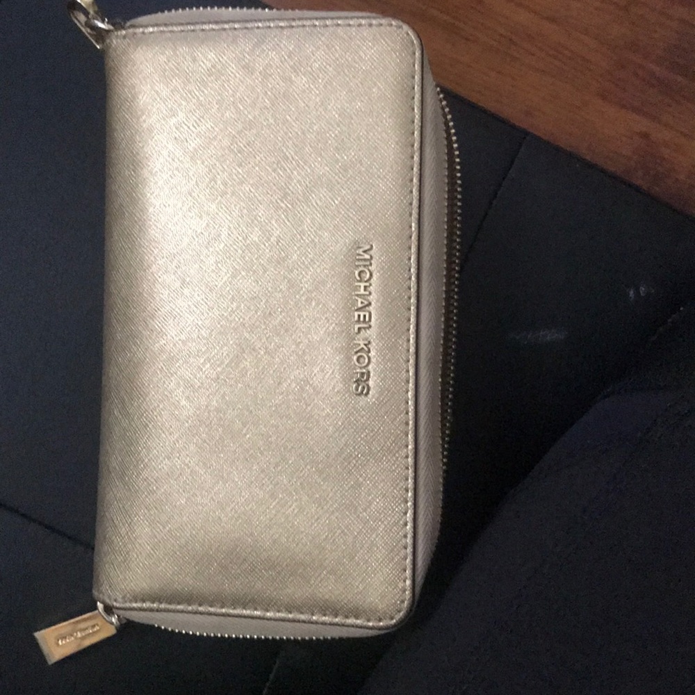 Michael kors wallet